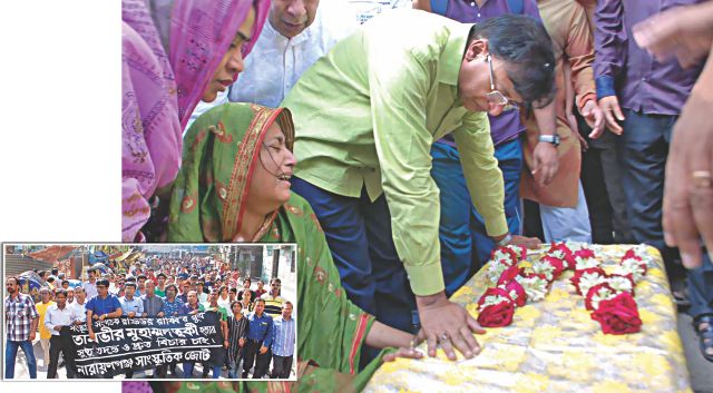 Cultural activist and convener of Narayanganj Gonojagoron Mancha Rafiur Rabbi and his wife are in tears next to the coffin of their 17-year-old son Tanvir Mohammad Toki, whose body was found in the Shitalakkhya in the district yesterday. Inset, Sammilito Sangskritik Jote brings out a procession in the town demanding proper investigation into the killing and quick trial of the killers. Photo: star