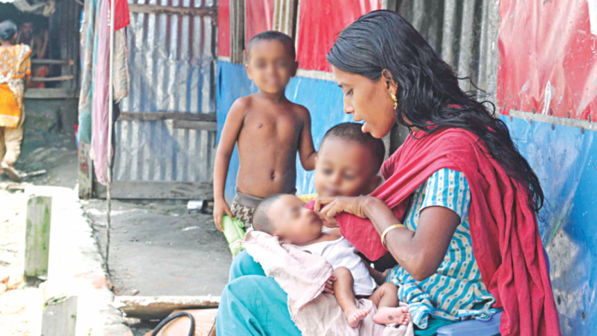 A mother, married, child , newspaper's policy. A mother, married, child , newspaper's policy.