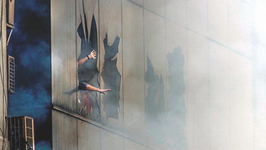 A tower of violations 22-storey Banani building had permission for 18 floors, no fire-protected staircases