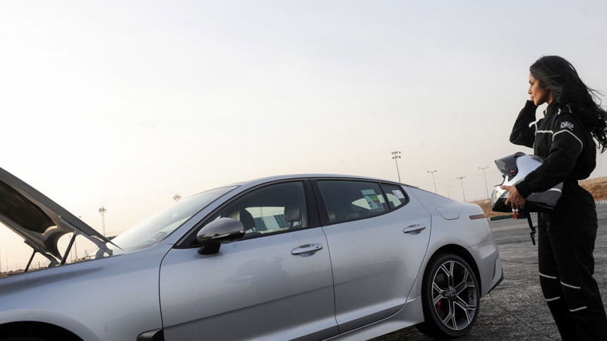 Saudi women speed driving Saudi women speed driving