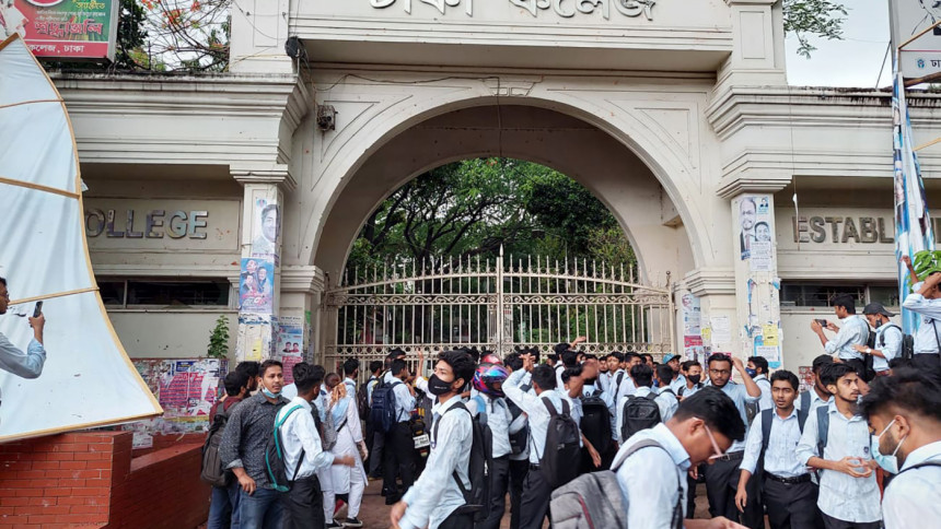 Dhaka College students clash Dhaka College students clash
