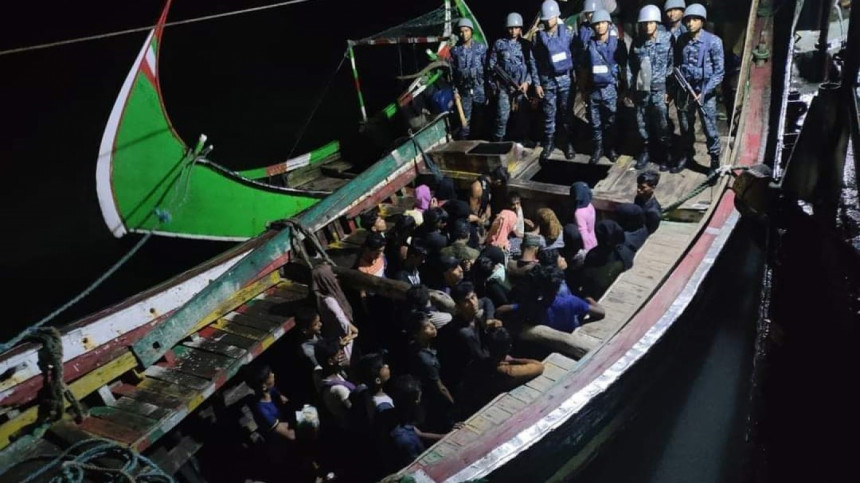 33 Rohingyas en route to Malaysia rescued from Bay of Bengal 33 Rohingyas en route to Malaysia rescued from Bay of Bengal