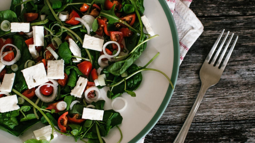 The right diet for beautiful skin and hair If you want your skin and hair to look and feel right, you also need to eat right with a proper diet.