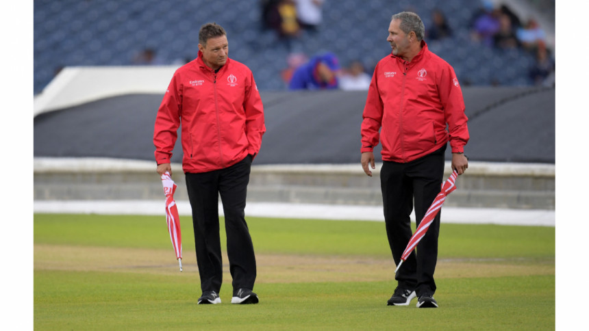 Illingworth, Kettleborough to take charge of World Cup final