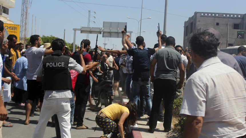IS claims Tunisia seaside massacre