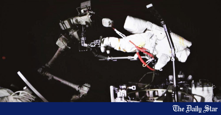 chinese-astronauts-take-a-spacewalk-from-new-station