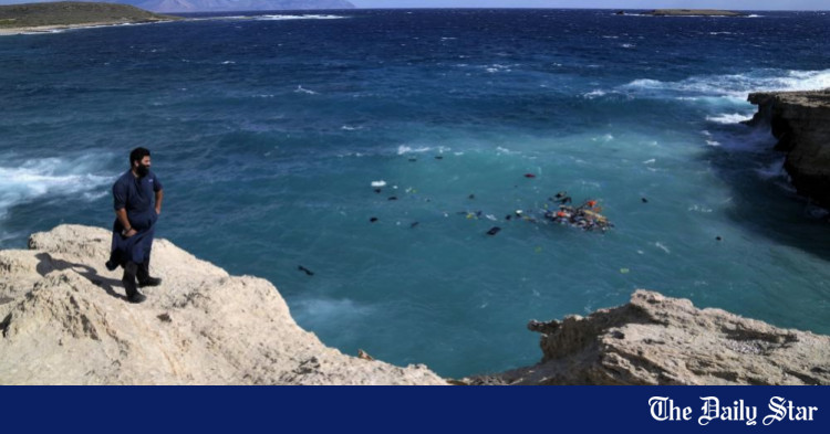 22 dead, dozens missing as 2 migrant ships capsize in Mediterranean