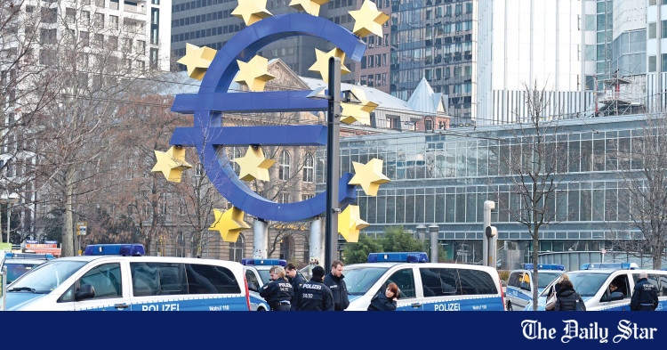 Euro zona yra arti defliacijos