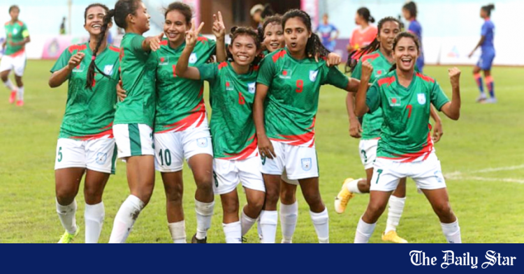 pm-gives-away-cheques-to-bangladesh-women-s-football-team
