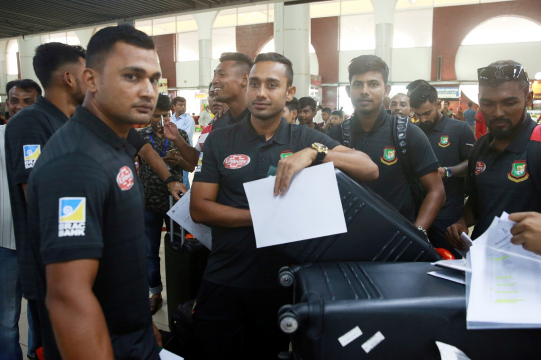 Tigers at airport