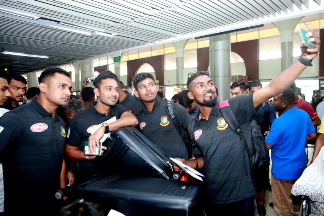 Tigers at airport