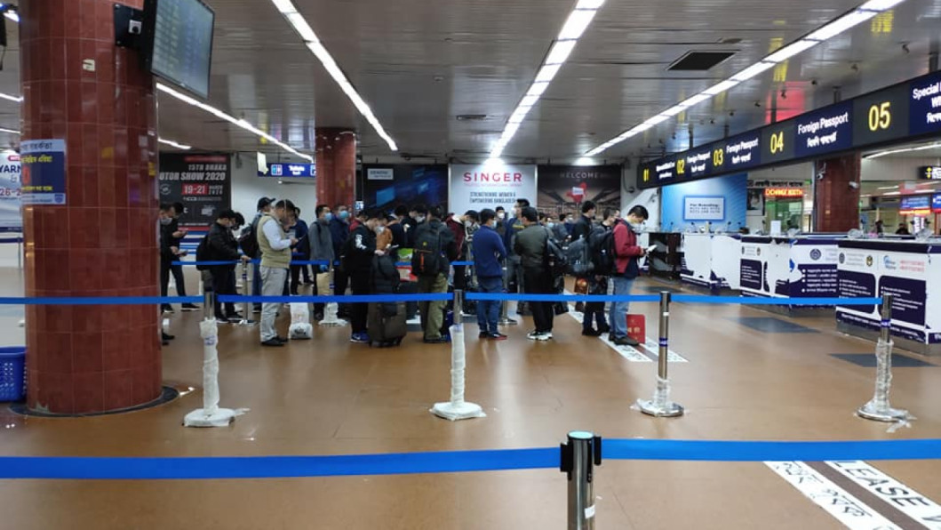 Passengers waiting in line at Dhaka airport. Photo: Collected from Musfika Sara's Facebook account.