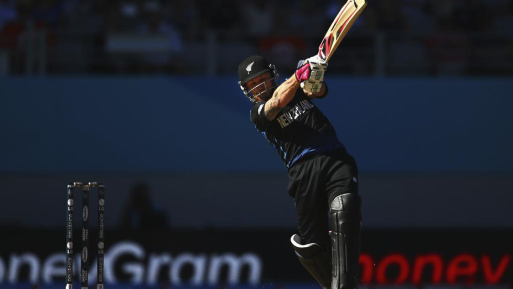 McCullum hammers 50