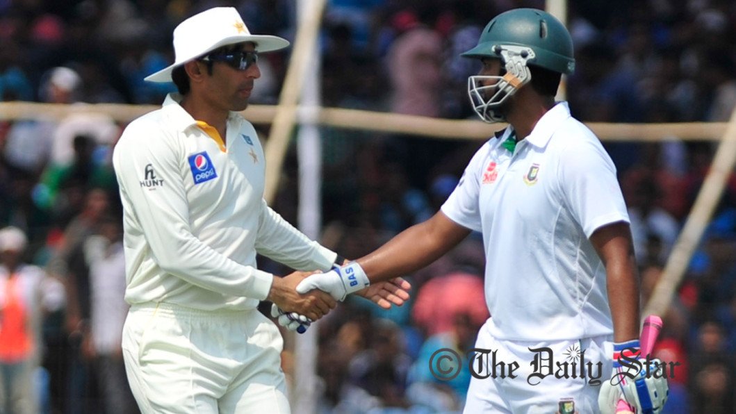 Misbah ul Haq congratulates Tamim Iqbal Misbah ul Haq congratulates Tamim Iqbal