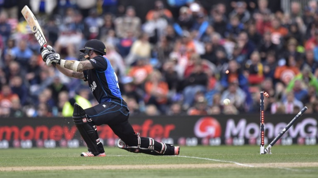 Luke Ronchi bowled Luke Ronchi