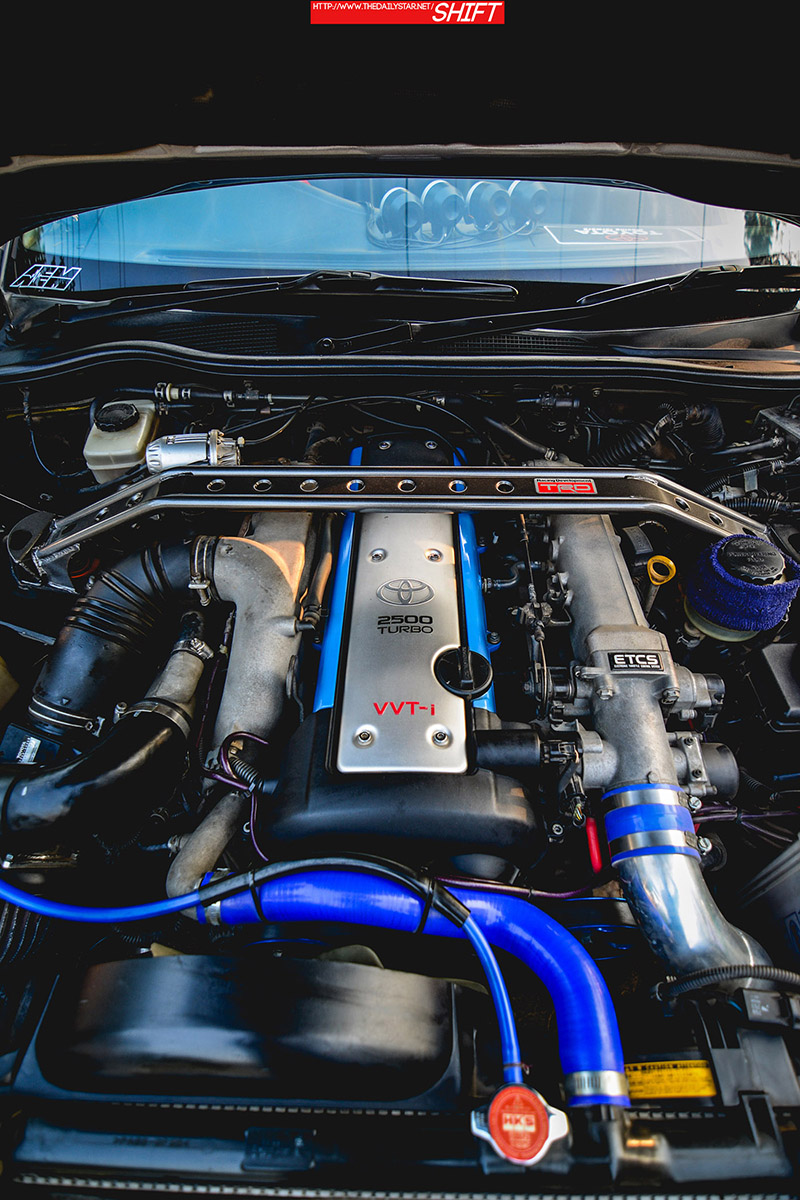 First 1-JZGTE engine swap into a Chaser in Bangladesh. Supra power, Chaser looks and (relative) practicality. And look at how clean that engine bay is! 