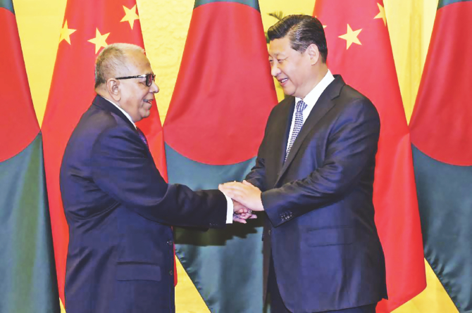 President Abdul Hamid shakes hands with his Chinese counterpart Xi Jinping before their meeting at the Great Hall of the People yesterday, on the sidelines of the Asia-Pacific Economic Cooperation Summit in Beijing. Photo: NEWS.CN