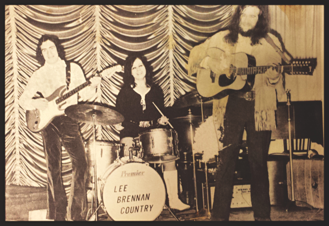 Lee Brennan performs in pubs and restaurants of Liverpool in 1971. He recorded four songs on Bangladesh Liberation War and donated the proceeds from vinyl record sales to the war effort. Photo Courtesy: leebrennan.net