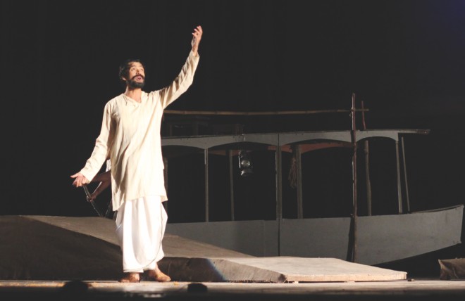 Shamim Shagor plays young Rabindranath. 