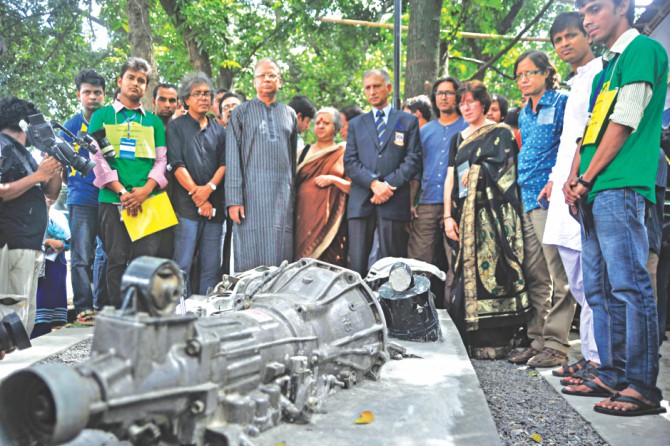 The gear box of the vehicle, put nearby as part of the installation. Photo: Star